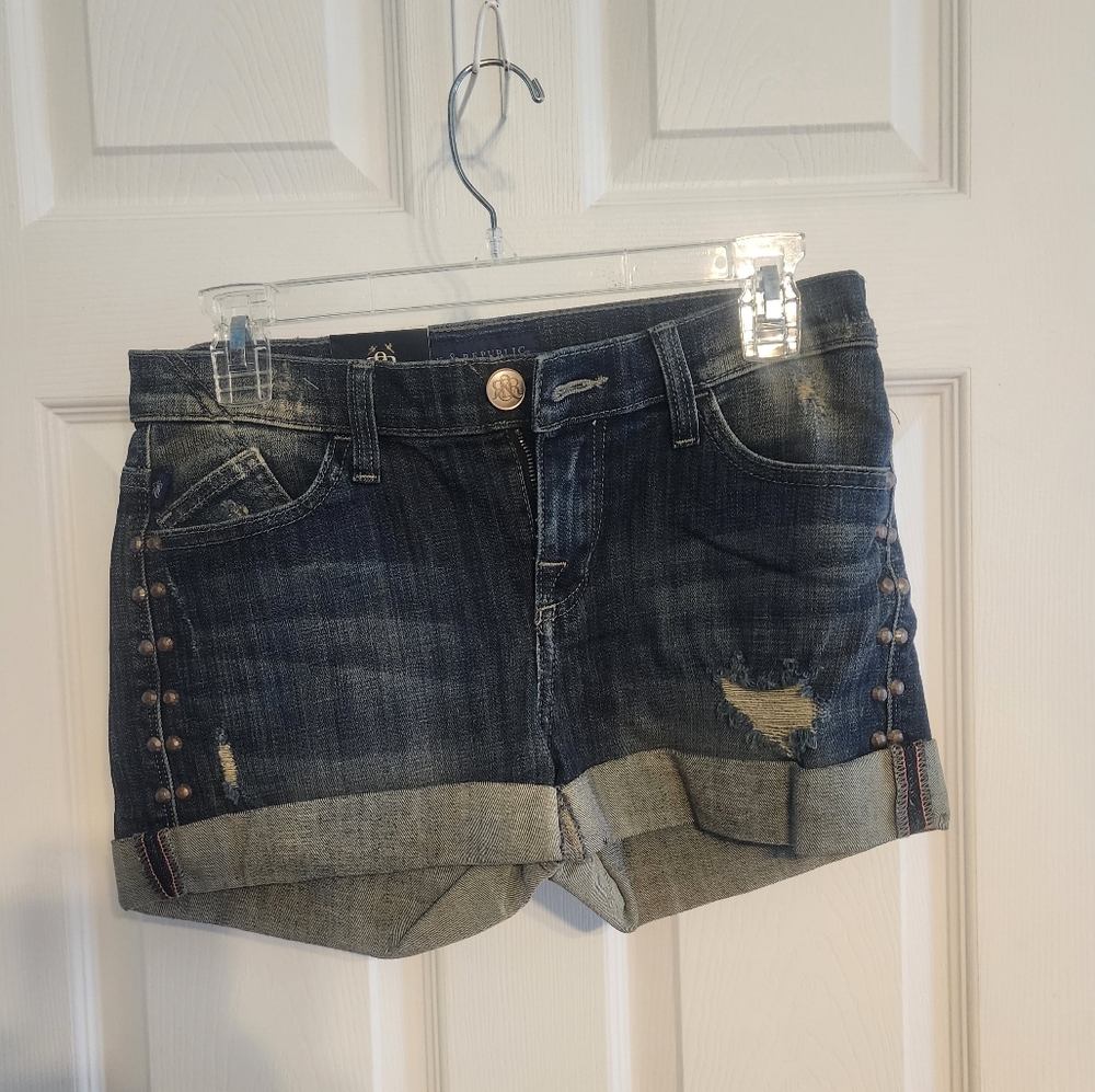 Rock & Republic Jean shorts NWT